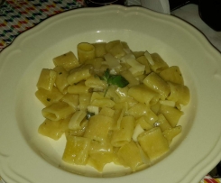 mezze maniche mentuccia e pecorino 