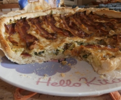 Torta salata con speck  , zucchine e scamorza affumicata.