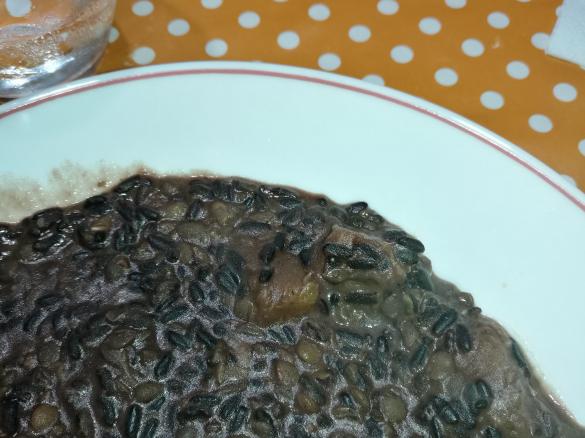 Riso venere con lenticchie e zucca rossa