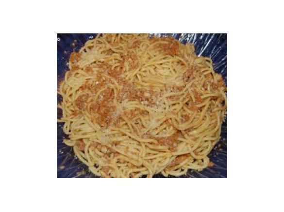 Spaghettoni Quadrati con Ragù e Mandorle
