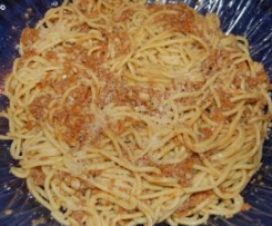 Spaghettoni Quadrati con Ragù e Mandorle
