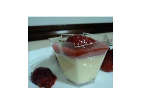 stracchino della duchessa con salsa di fragole