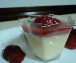 stracchino della duchessa con salsa di fragole