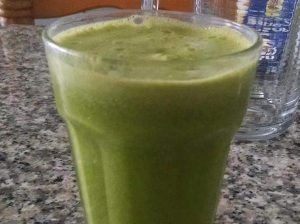 centrifugato depurativo all&#039;avocado