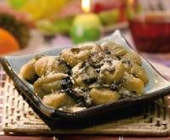 gnocchi allo zafferano con sugo di radicchio