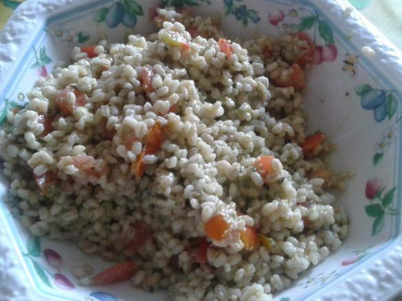 Orzo fresco al pesto e pomodorini