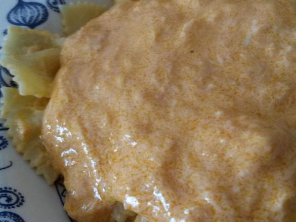 SUGO AL SALMONE CON PANNA ROSSO