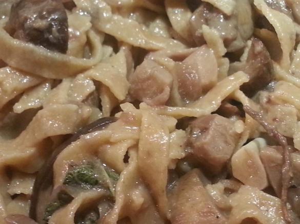 Tagliatelle allo Schüttelbrot con porcini