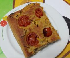Focaccia integrale pomodorini e cipolle di PIC