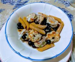 Penne senza glutine piccanti ai gamberi e mirtilli