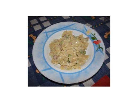 Pappardelle con pancetta, piselli e panna