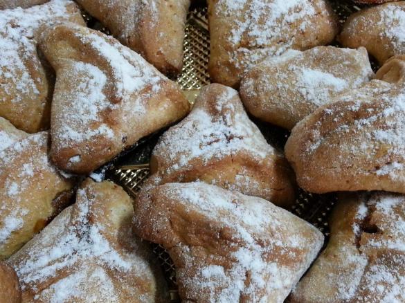 Piramidi frolle ripiene