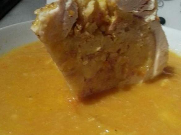 Petto di pollo ripieno con salsa al finocchio e carota