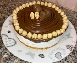 CHEESECAKE ALLO YOGURT CON NUTELLA E NOCCIOLE