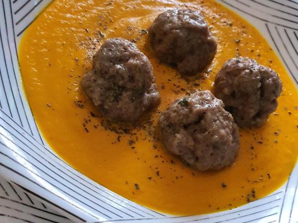 Polpette su crema di carote alla menta " contest ricette leggere "