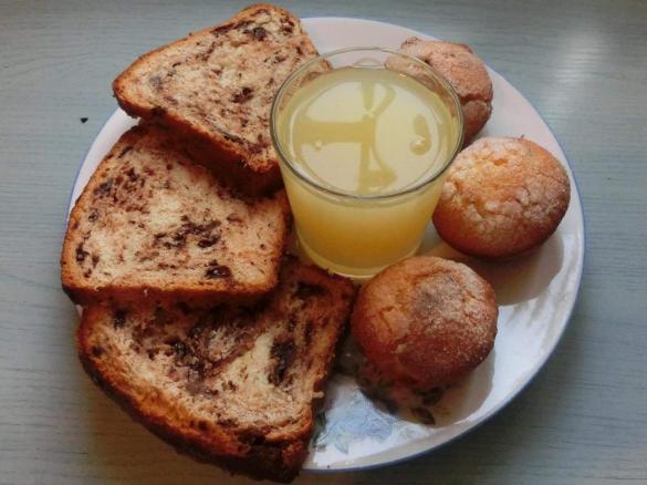 PanBrioche variegato al cioccolato, MuffinBrioche di uvetta e Succo di Mela (UNA COLAZIONE DA RE!)