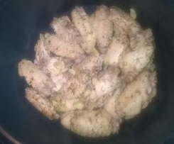 RICETTA ALETTE DI POLLO ALLA STEFY CON OLIVE NERE E VERDI