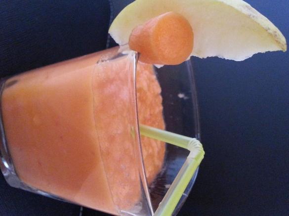 Succo-Centrifuga di carote ananas e mele