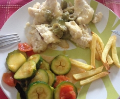 STRACCETTI DI POLLO ALLE OLIVE CON ZUCCHINE CROCCANTI