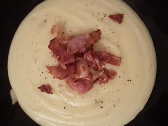 CREMA DI PATATE CON PROSCIUTTO CROCCANTE