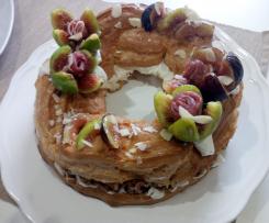 corona di pasta bigne ai formaggi e fichi