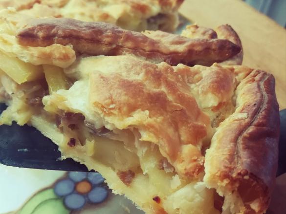 CROSTATA SALATA SALSICCIA PATATE E CIPOLLE