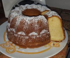 Ciambella con yogurt alla fragola
