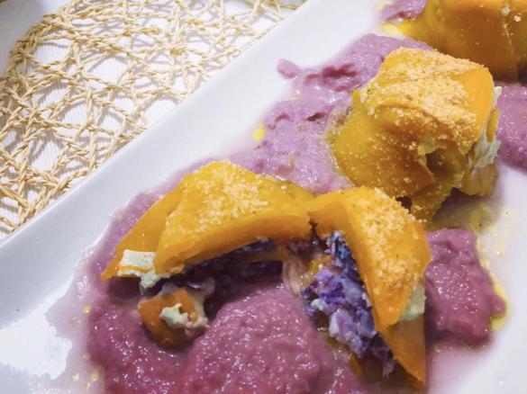 Tortini di zucca con ripieno di cappuccio viola su purea di cappuccio viola "contest contorni di verdure"