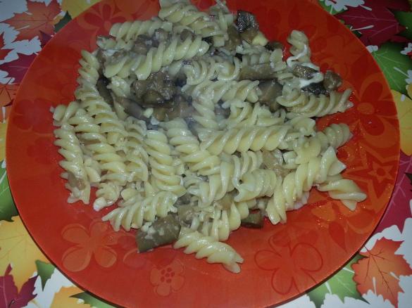 FUSILLI CON MELANZANE E MANDORLE