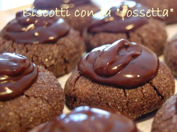 BISCOTTI CON LA "FOSSETTA" RIPIENA AL CIOCCOLATO (ricetta del web riadattata al bimby)
