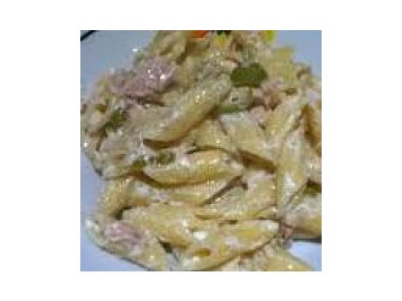 penne rigate con tonno olive bianche e panna