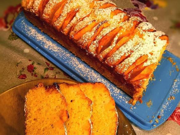 Plumcake yogurt e mele senza glutine e lattosio