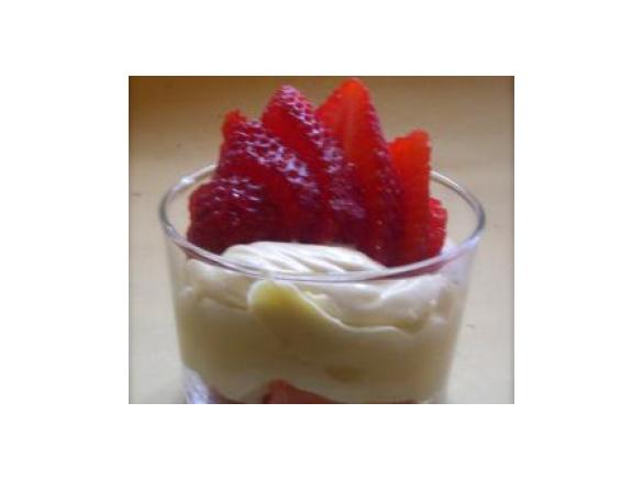 Velocissimo dessert al bicchiere con crema di mascarpone e fragole