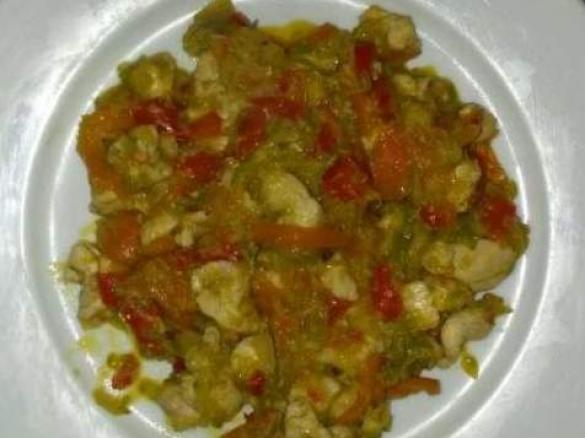 Pollo con zucchine,carote,peperoni