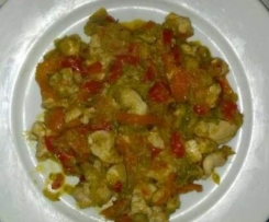 Pollo con zucchine,carote,peperoni