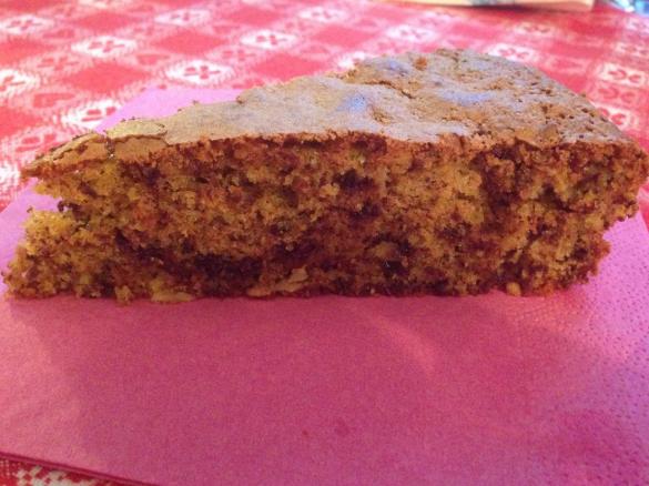 Torta morbidissima con yogurt, amaretti e cioccolato