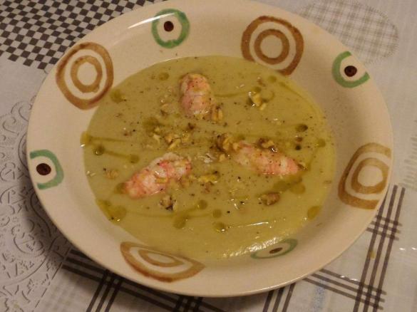 Vellutata di broccolo romanesco con scampi e zenzero