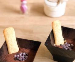 Coppette di crema al mascarpone frutti rossi e cioccolato