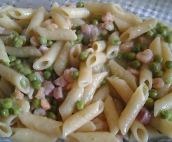 Penne pisellini, prosciutto e gamberetti