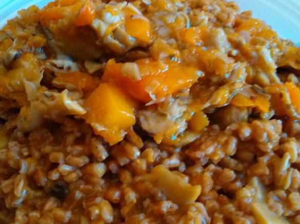 farro con dadolata di zucca e funghi misti