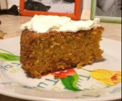 Torta di carote speziata con glassa alla Philadelphia