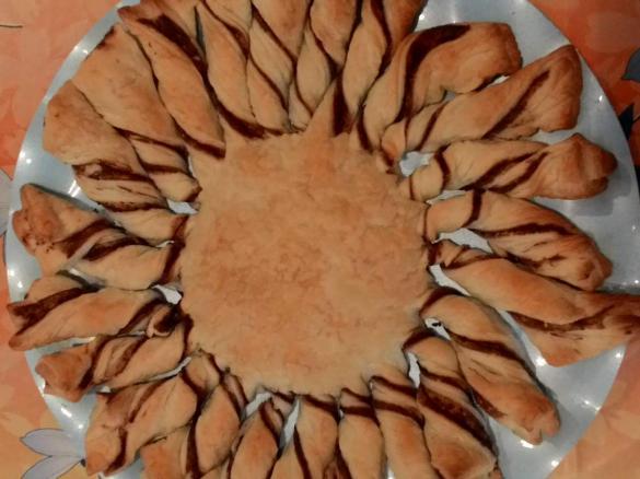 Dolce sole di crema alla nocciola