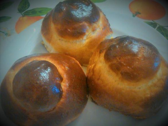 Brioches con il tuppo di nonna Maria
