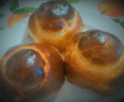 Brioches con il tuppo di nonna Maria