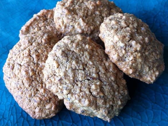 Biscotti ricicla-albume (biscotti alle nocciole)