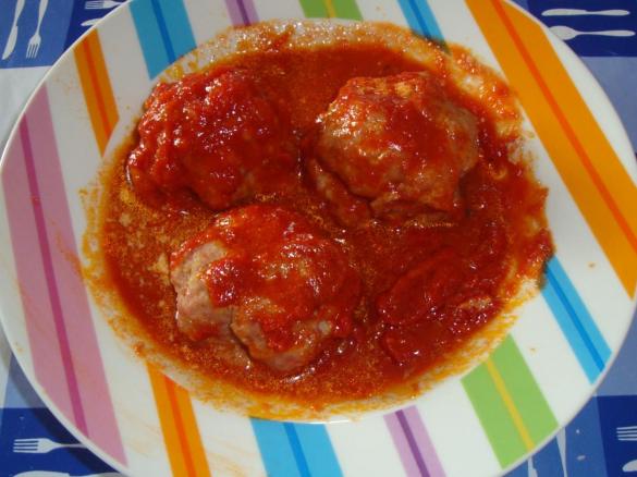 Polpette di carne al sugo