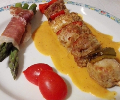 Spiedini golosi di pollo e maiale su crema ricca alle patate con mazzetti di asparagi allo speck multilivello contest