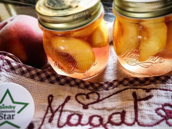 Pesche sciroppate al profumo di limoncello