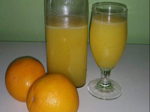 Succo di arancia e mela