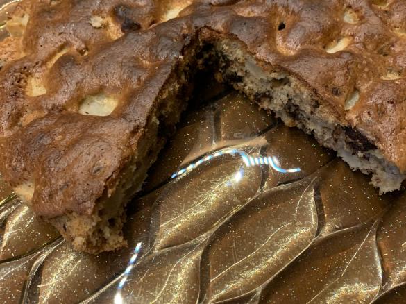 Torta leggera con pere e gocce cioccolato